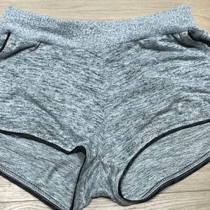 grey loose shorts